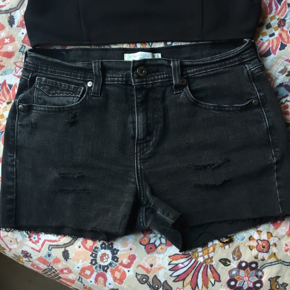 Levi's Pants - Perfect Levi’s Cut Off Shorts